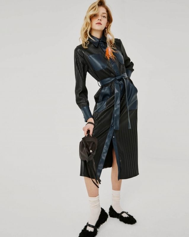 Abito lungo in similpelle blu navy